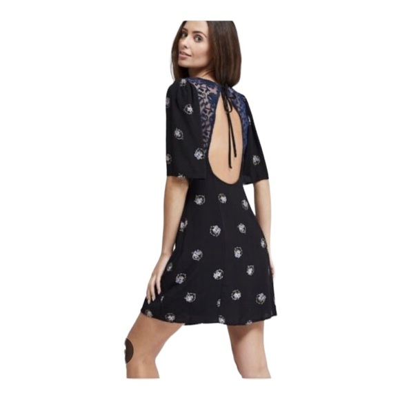FREE PEOPLE x Revolve Black Floral Open Back Bell Sleeve Mini Dress Size 0 - Picture 3 of 13